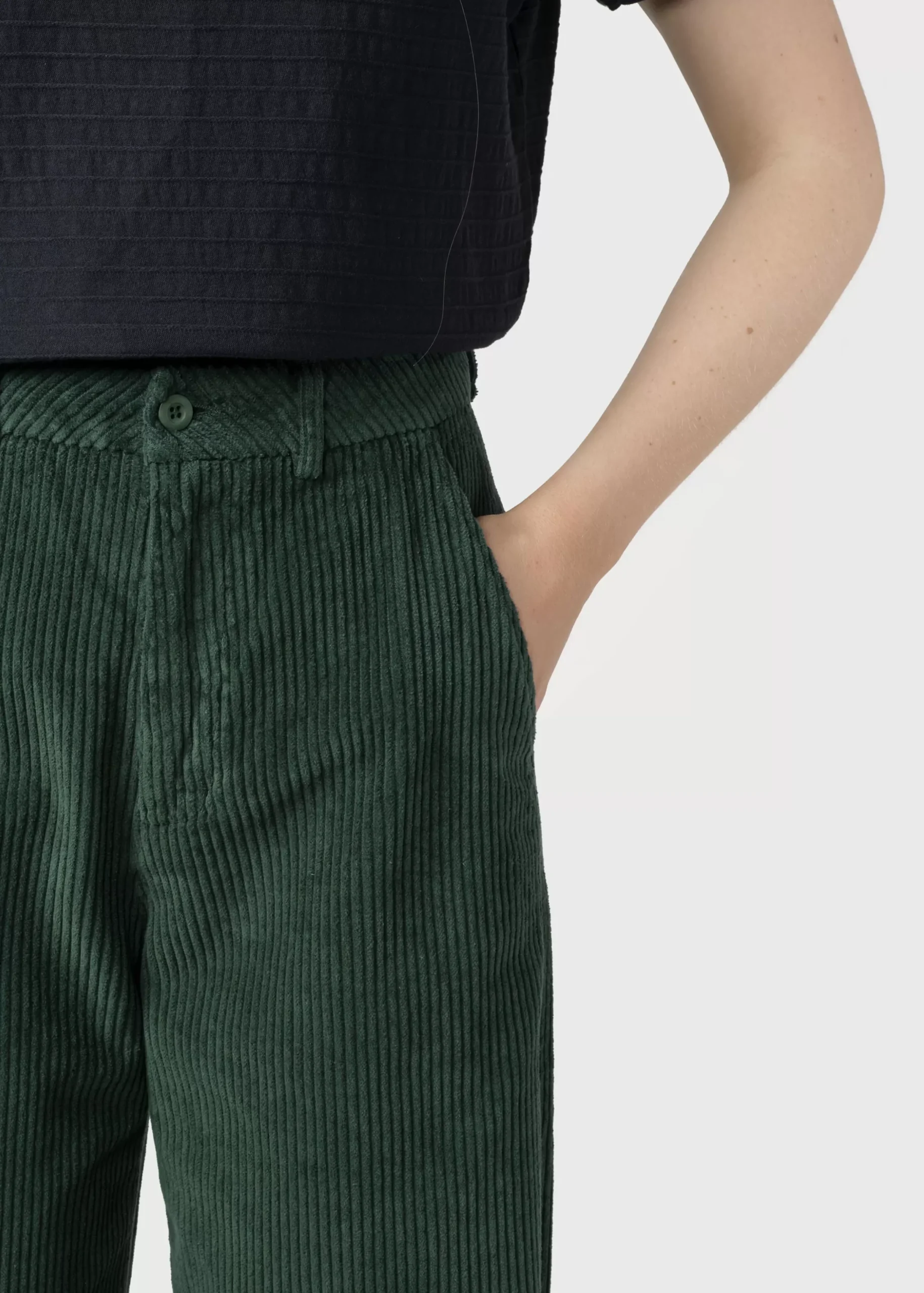 Klitmoller Collective Hosen-Lydia jumbo corduroy pant - Moss Green Sand