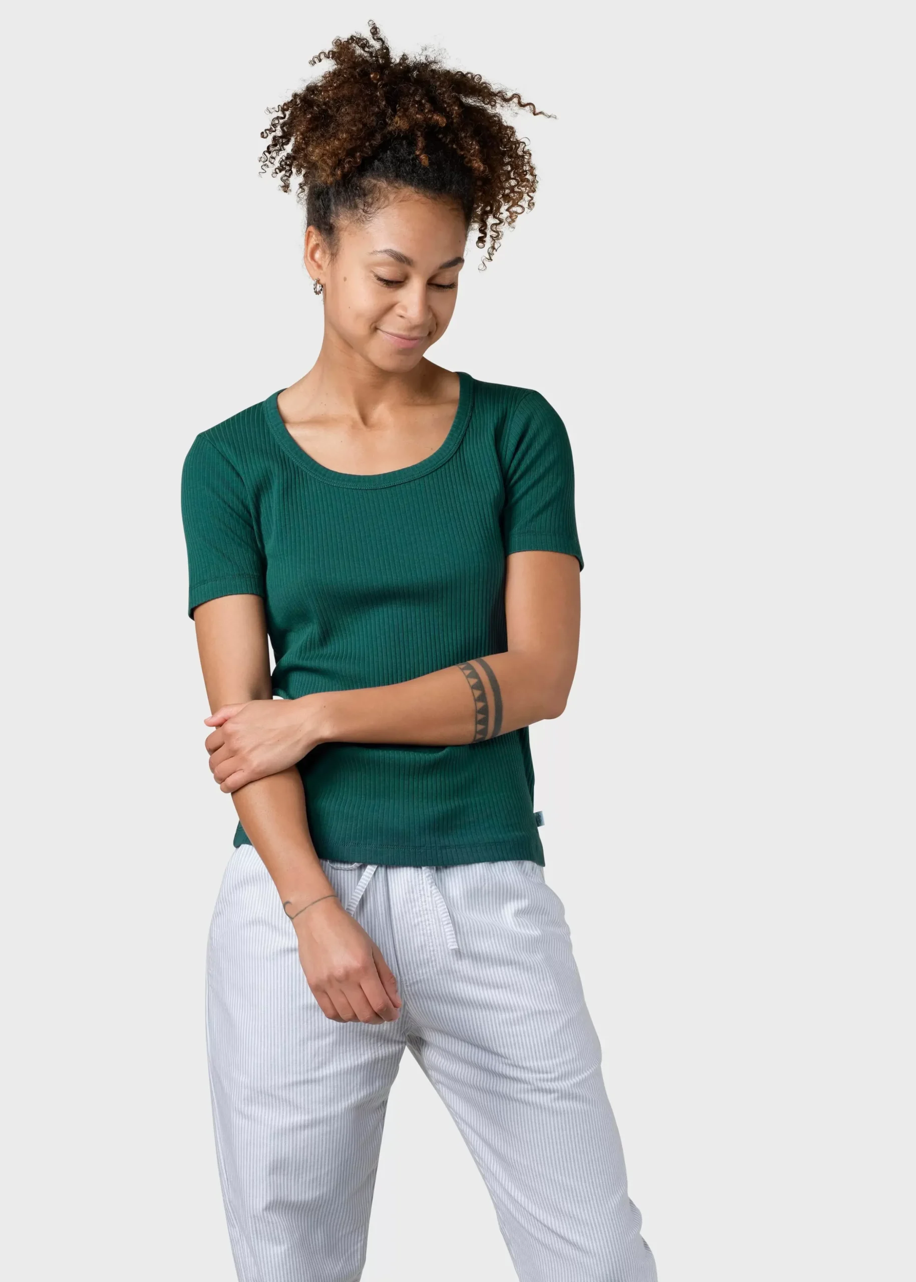 Klitmoller Collective T-shirts-Rib tee - Moss Green Cream/skyblue