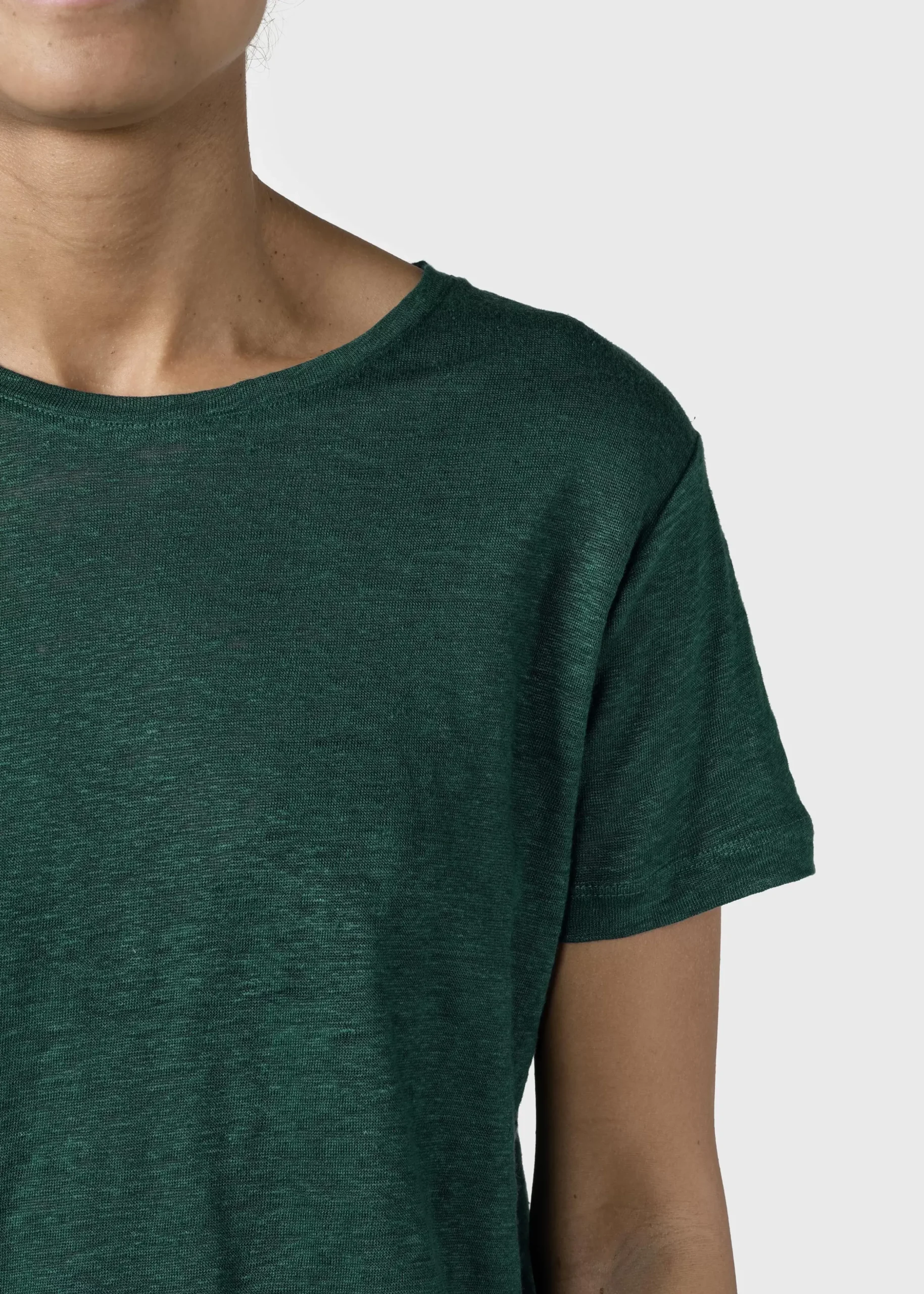 Klitmoller Collective T-shirts-Rikke linen tee - Moss Green Ocean